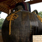 写真：世界一の茶つぼ「豊穣の壺」