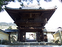 写真：天猷寺花の木門の正面
