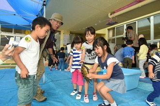 写真：竜吟幼児園移動水族館2