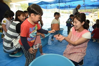 写真：竜吟幼児園移動水族館4