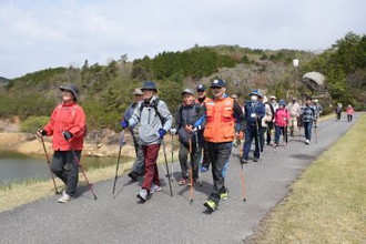 写真：竜吟湖ノルディックウォーキング4