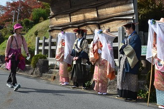 写真：大湫侍女・侍往来1