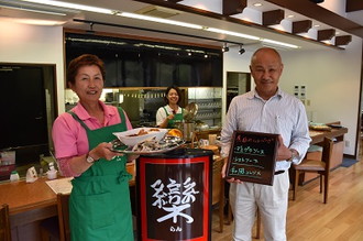 写真：カフェ「欒」の職員のみなさん