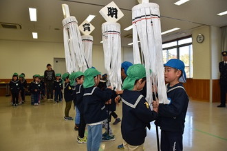 写真：幼年消防クラブ引継式2