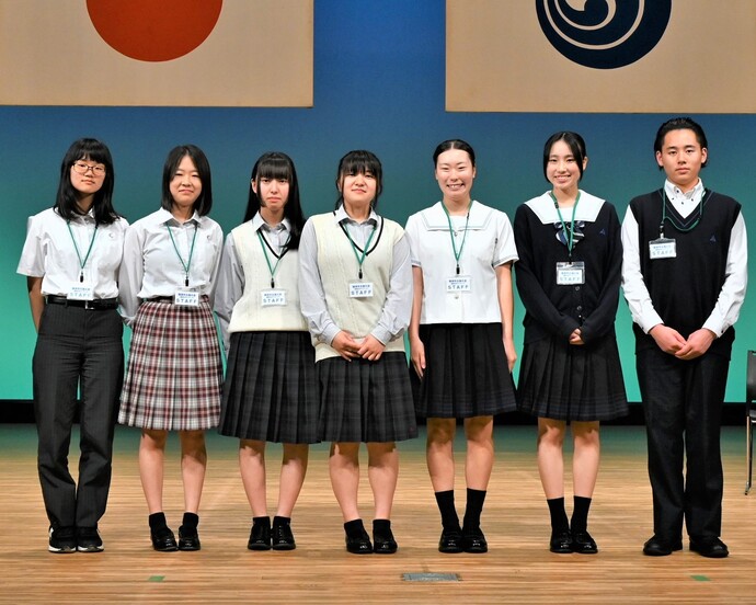 写真 高校生スタッフ