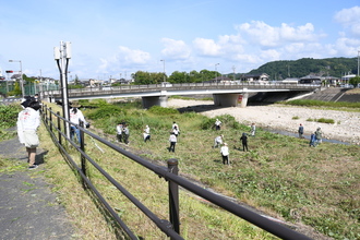 写真：土岐川清掃