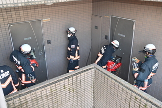 扉切断の様子